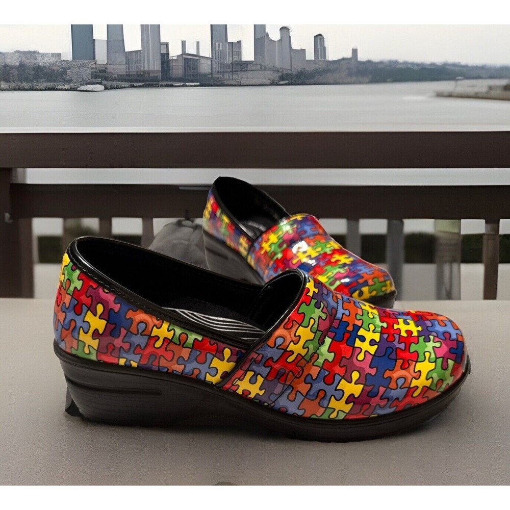 Easy Works Clogs by Easy Street Autism Awareness Puzzle Pieces Women 11 NEW